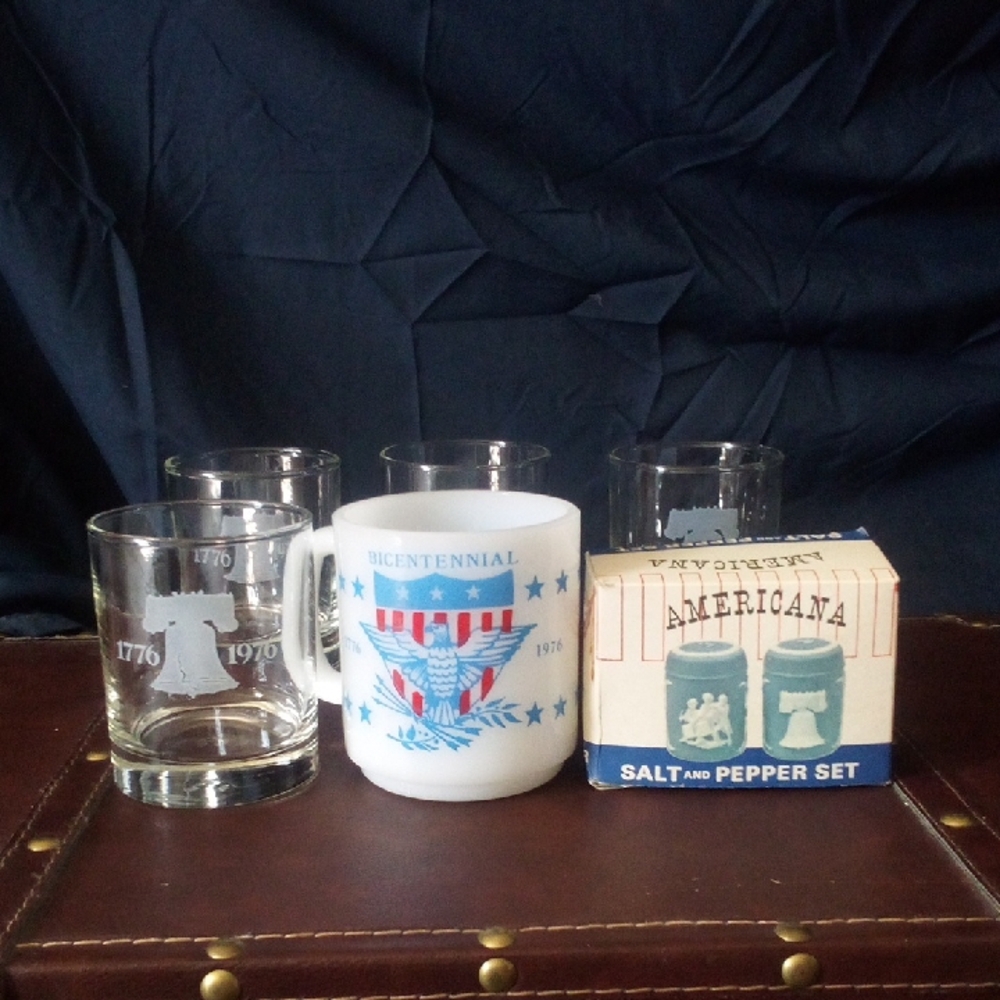 Americana Bicentennial 1976 4 Libby 8 Oz Glasses Liberty Bell, Milk Glass Mug, S